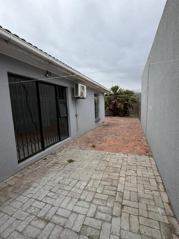 4 Bedroom Property for Sale in Morgenster Western Cape